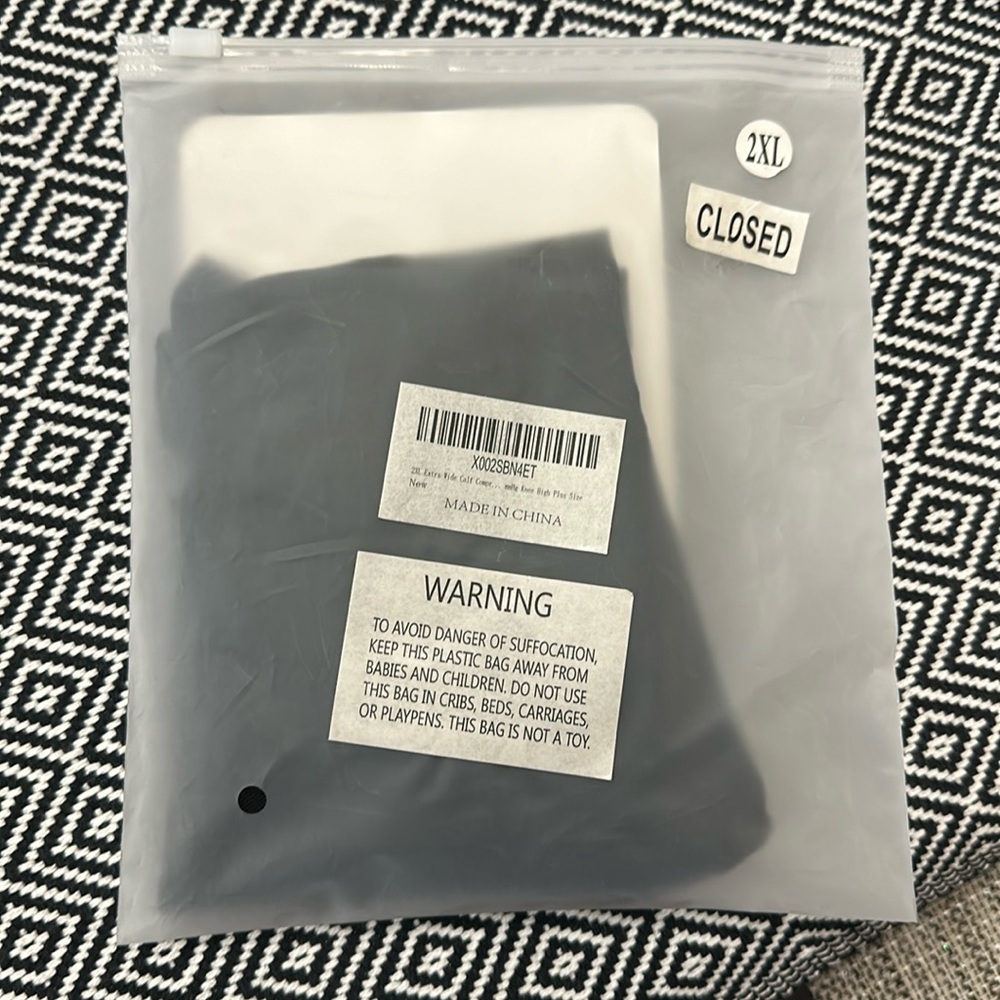 NWT Extra Wide Calf Compression Socks  2XL  20-32mmHg Knee High Plus Size